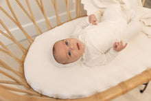 Load image into Gallery viewer, Bebe Bella White Knitted Wrap Baby Set
