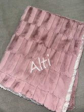 Load image into Gallery viewer, Zandino Evelyn Snowy Rose Minky Blanket
