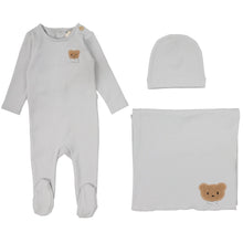Load image into Gallery viewer, Baby outfit set with onesie, hat, and blanket featuring teddy bear designs.
