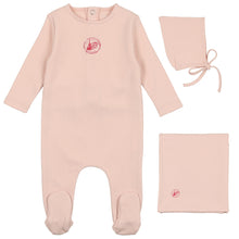 Load image into Gallery viewer, Bee &amp; Dee Ballet Pink Cotton Small Print Layette Set
