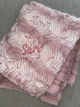 Load image into Gallery viewer, Zandino Charlotte Snowy Rose Minky Blanket
