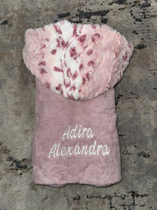 Zandino Leo Wildrose/Snowy Rose Oversized Hooded Towel