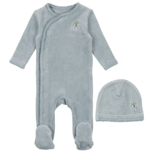 Load image into Gallery viewer, Bee &amp; Dee Cloud Blue Embroidered Edge Velour Stretchie with Beanie
