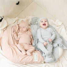 Load image into Gallery viewer, Fragile Off White Scallop Stitch Stretchie and Beanie
