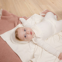 Load image into Gallery viewer, Mabel Bebe Pearl White Pleat Stretchie and Bonnet
