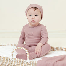 Load image into Gallery viewer, Kipp Baby Mauve Twill Tape Stretchie and Beanie
