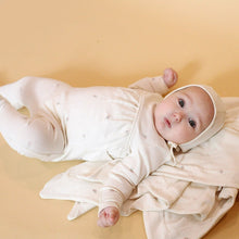 Load image into Gallery viewer, Bee &amp; Dee White Wishing Flower Print Collection Layette Set
