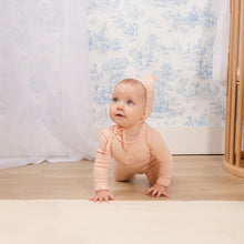 Load image into Gallery viewer, Mabel Bebe Damask Eyelet Stretchie and Bonnet
