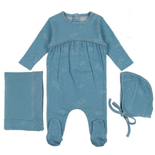Load image into Gallery viewer, Bee &amp; Dee Ashley Blue Bird Print Collection Layette Set
